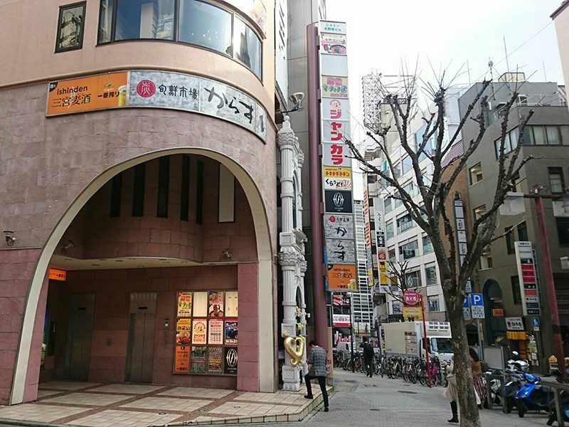 マーチャオε神戸三宮店 店内